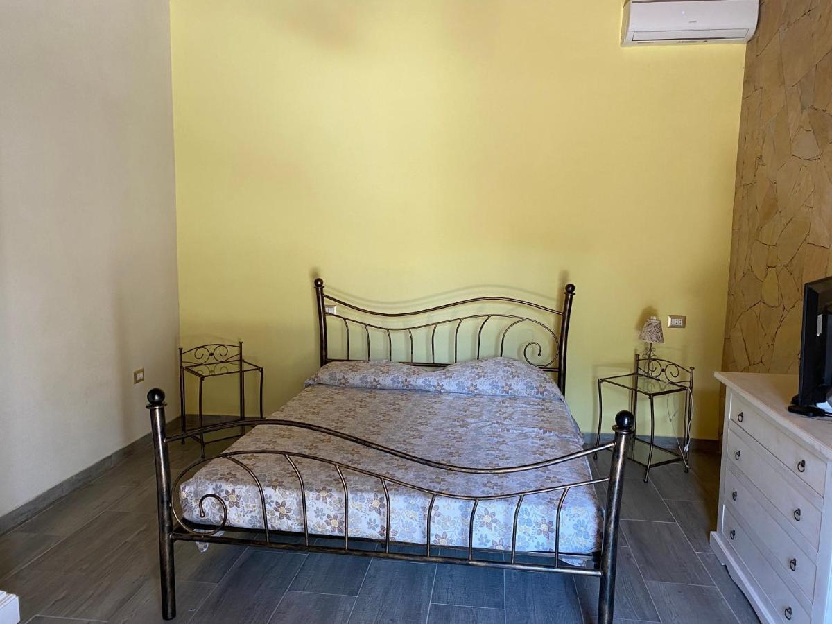 Agriturismo Abbalughente Sindia Eksteriør billede